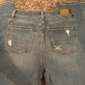 WORN ONCE American Eagle Mom Jeans